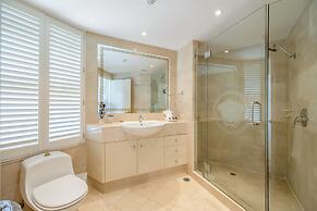 Pacific Plaza Apartments