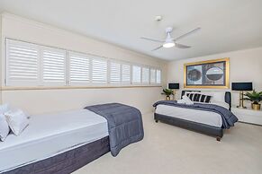 Pacific Plaza Apartments