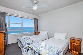 Pacific Plaza Apartments