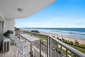 Pacific Plaza Apartments