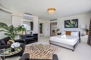 Pacific Plaza Apartments