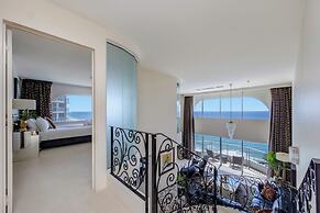 Pacific Plaza Apartments