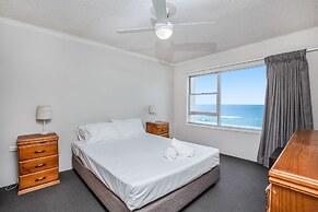 Pacific Plaza Apartments