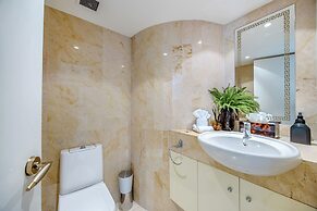 Pacific Plaza Apartments