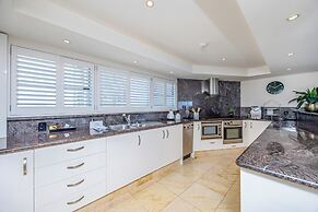 Pacific Plaza Apartments