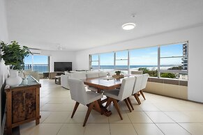 Pacific Plaza Apartments