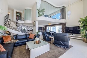 Pacific Plaza Apartments