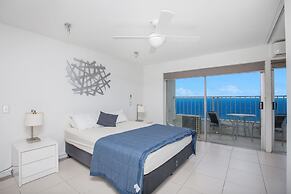 Pacific Plaza Apartments