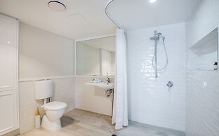 Pacific Plaza Apartments