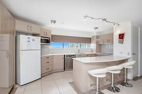 Pacific Plaza Apartments