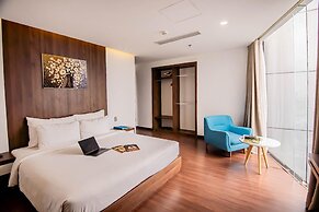 Gold Central Hotel by Haviland
