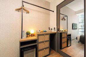 Dash Living on Queen's