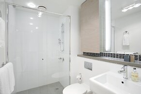 St Kilda Central Apartment Hotel