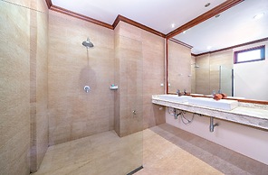 Chaweng Lakeview Residence