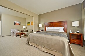 Green Mill Village Hotel & Suites, BW Signature Collection