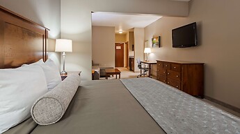 Green Mill Village Hotel & Suites, BW Signature Collection