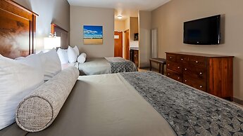 Green Mill Village Hotel & Suites, BW Signature Collection