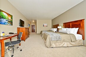 Green Mill Village Hotel & Suites, BW Signature Collection
