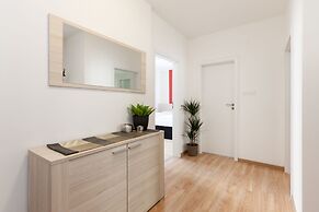 Corvin Plaza Apartments and Suites