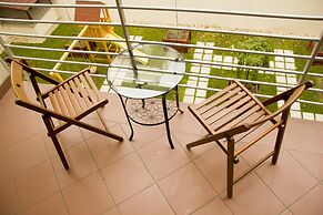 Corvin Plaza Apartments and Suites