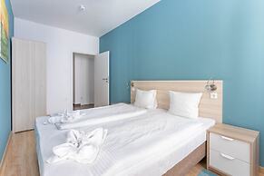 Corvin Plaza Apartments and Suites