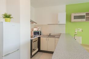 Corvin Plaza Apartments and Suites