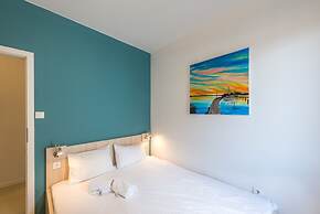 Corvin Plaza Apartments and Suites