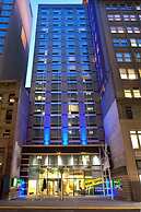 Holiday Inn Express Manhattan Times Square South, an IHG Hotel