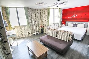 SunMoonLake Loft Inn