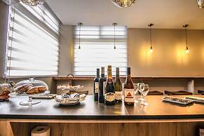 SunMoonLake Loft Inn