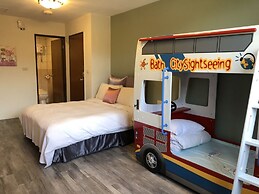 SunMoonLake Loft Inn