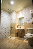 SunMoonLake Loft Inn