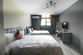 SunMoonLake Loft Inn