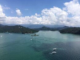 SunMoonLake Loft Inn