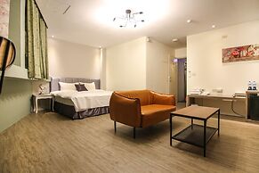 SunMoonLake Loft Inn