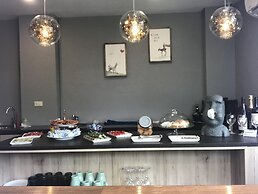 SunMoonLake Loft Inn