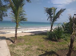 Uroa Bay Beach Resort