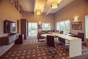 Ambassador Plaza Hotel