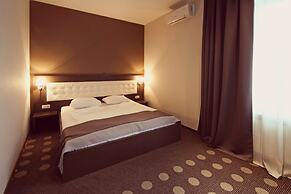 Ambassador Plaza Hotel