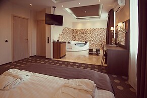 Ambassador Plaza Hotel