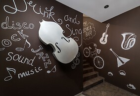 Ambassador Plaza Hotel