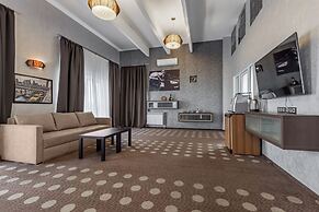 Ambassador Plaza Hotel