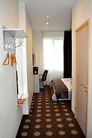 Ambassador Plaza Hotel