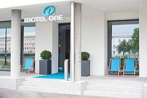 Motel One Salzburg - Mirabell