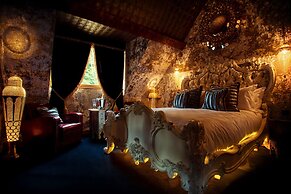 Crazy Bear Hotel-Stadhampton