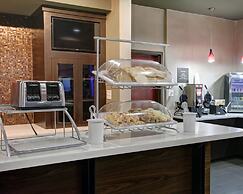 Comfort Suites Waco North - Near University Area