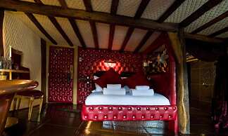 Crazy Bear Hotel-Beaconsfield