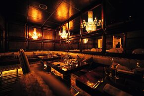 Crazy Bear Hotel-Beaconsfield