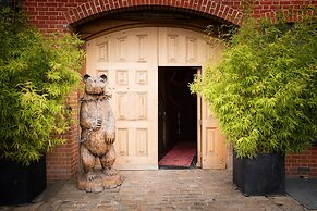 Crazy Bear Hotel-Beaconsfield