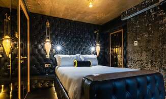 Crazy Bear Hotel-Beaconsfield